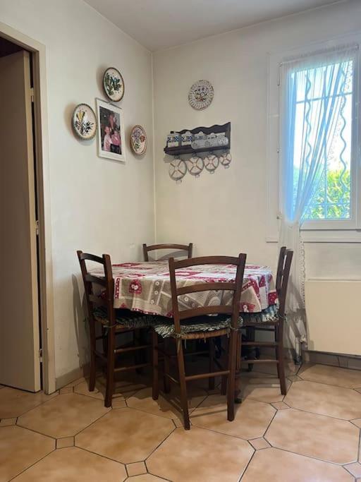 Maison Familiale Idealement Situee Avec Tout Le Confort Нім Екстер'єр фото